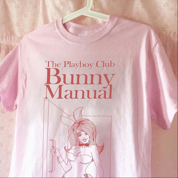 summer women playboy bunny manual tee shirt graphic 70s 80s vintage tshirt oversize cute aesthetic gift for her t shirt, White
summer women playboy bunny manual tee shirt graphic 70s 80s vintage tshirt oversize cute aesthetic gift for her t shirt, White