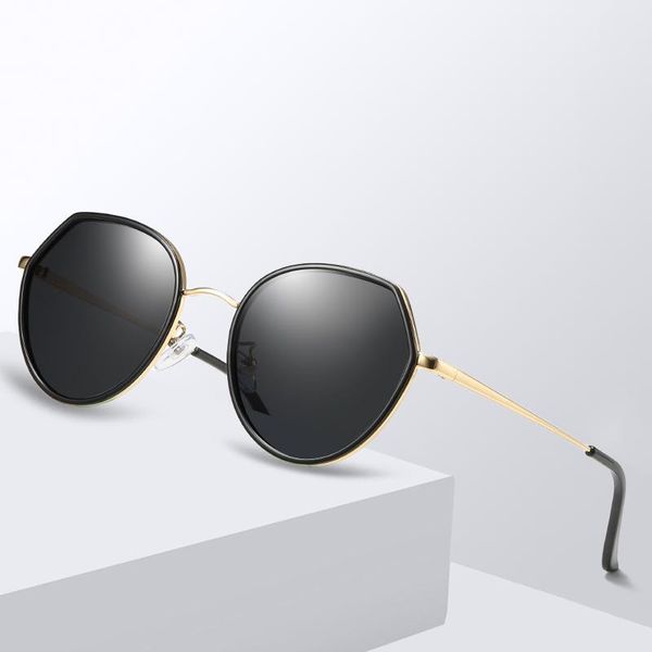 2020 shield polarized sun glasses vintage sunglasses gradient lens fashion girls driving uv400 eyewear female brand shades 117, White;black
2020 shield polarized sun glasses vintage sunglasses gradient lens fashion girls driving uv400 eyewear female brand shades 117, White;black
