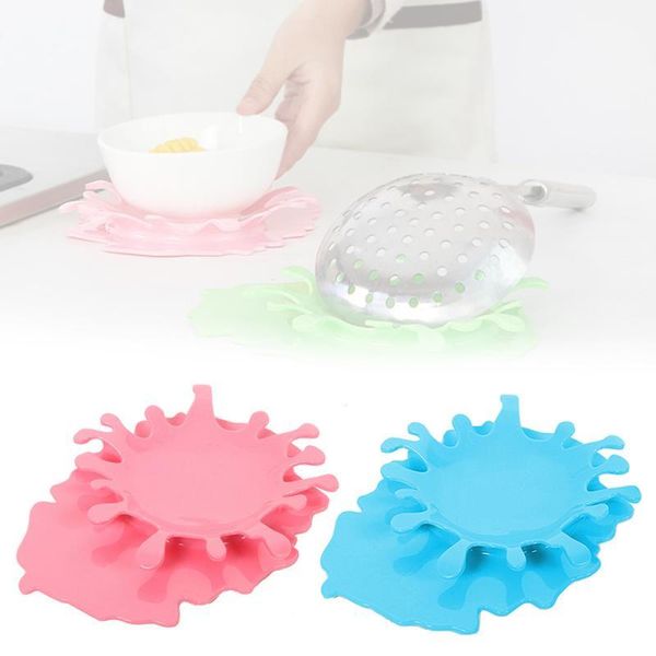 1pc splashing tomato sauce soup shape spoon rack kitchenware dining table squash soup spatula spoon rest kitchen gadgets random h bbyjoz
1pc splashing tomato sauce soup shape spoon rack kitchenware dining table squash soup spatula spoon rest kitchen gadgets random h bbyjoz