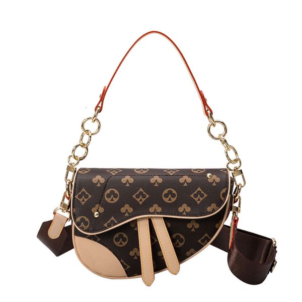 luxurys designers saddle women's 2021 new korean horseshoe color contrast single hand wide shoulder strap messenger bag fashion
luxurys designers saddle women's 2021 new korean horseshoe color contrast single hand wide shoulder strap messenger bag fashion