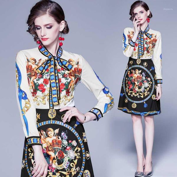 2020 fashion runway designer summer dress women's bow collar black floral print pleated vintage dress chain print1, Black;gray
2020 fashion runway designer summer dress women's bow collar black floral print pleated vintage dress chain print1, Black;gray