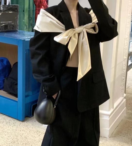 2020 autumn women bow blazer jacket female luxury coat outerwear 2 color gdnz 9.05, White;black
2020 autumn women bow blazer jacket female luxury coat outerwear 2 color gdnz 9.05, White;black