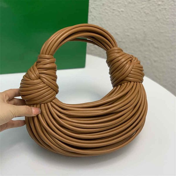 2022 solid women handbags ramen shoulder bag classic baguette 8 colors size22*15.5*6.5cm
2022 solid women handbags ramen shoulder bag classic baguette 8 colors size22*15.5*6.5cm