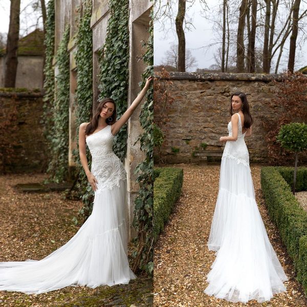 2021 modern wedding dresses one shoulder lace appliques beads mermaid bridal gowns custom made backless sweep train wedding dress, White
2021 modern wedding dresses one shoulder lace appliques beads mermaid bridal gowns custom made backless sweep train wedding dress, White