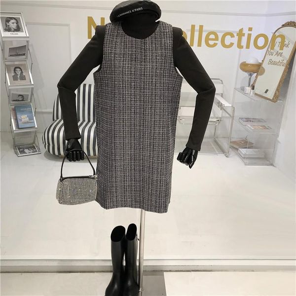 two piece set women's autumn/winter 2021 fashion bottoming shirt + show thin western style vest dress suit, Gray
two piece set women's autumn/winter 2021 fashion bottoming shirt + show thin western style vest dress suit, Gray