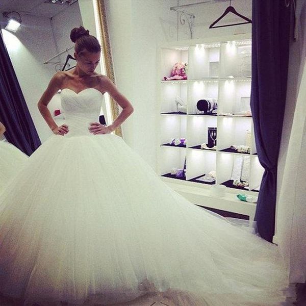 customized strapless ball gown wedding dresses sweetheart court train lace up back tulle plus size bridal gowns, White
customized strapless ball gown wedding dresses sweetheart court train lace up back tulle plus size bridal gowns, White