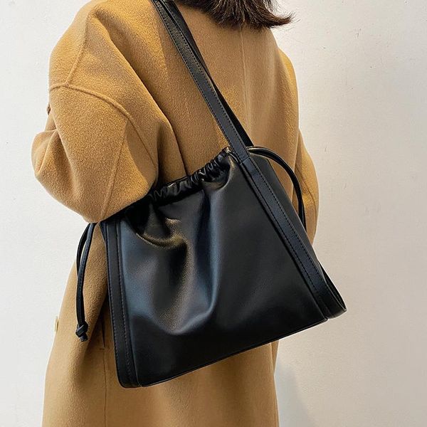 cross body vintage fashion female tote bucket bag 2021 quality pu leather women's designer handbag high capacity shoulder messenger
cross body vintage fashion female tote bucket bag 2021 quality pu leather women's designer handbag high capacity shoulder messenger