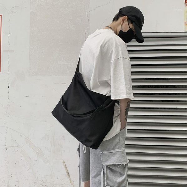 large capacity messenger bag men 2020 new korean version versatile fitness bag travel women's sports1
large capacity messenger bag men 2020 new korean version versatile fitness bag travel women's sports1
