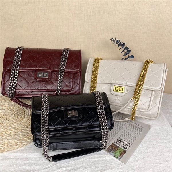 the ladys ringer shoulder bag is so many autumn/winterits really cool to wear a silk scarf with one shoulder span
the ladys ringer shoulder bag is so many autumn/winterits really cool to wear a silk scarf with one shoulder span