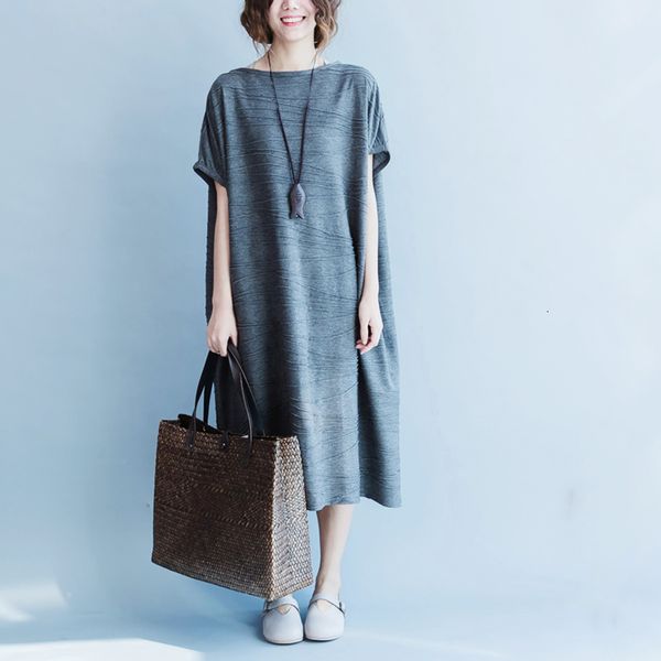 2021 new vestidos summer short-sleeve loose t shirt vintage brief big robe femme plus size women clothing g5d1, Black;gray
2021 new vestidos summer short-sleeve loose t shirt vintage brief big robe femme plus size women clothing g5d1, Black;gray