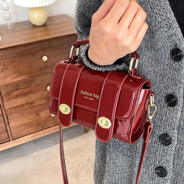quality leather small bag for women spring 2021 new fashion simple portable messenger pack shoulder package d716
quality leather small bag for women spring 2021 new fashion simple portable messenger pack shoulder package d716