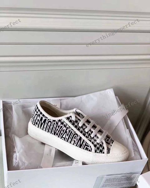 2021 new women's walk'n'dio sneakers black and white houndstooth embroidery montaigne casual shoes low-sandals
2021 new women's walk'n'dio sneakers black and white houndstooth embroidery montaigne casual shoes low-sandals