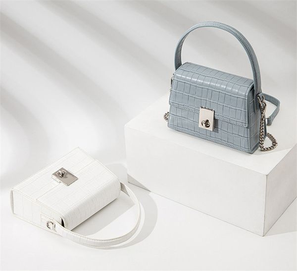baguette bag 2020 new elegant and stylish commuter small c-k women bag check bag one-shoulder cross-body lock
baguette bag 2020 new elegant and stylish commuter small c-k women bag check bag one-shoulder cross-body lock