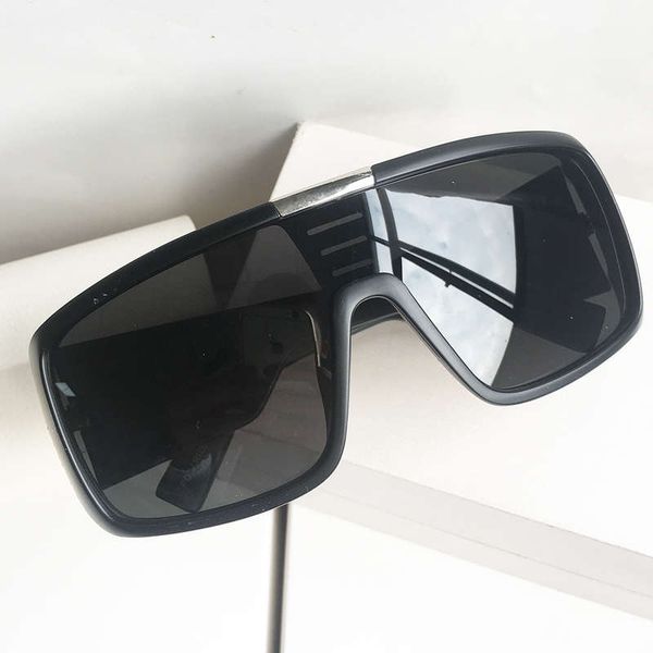 totally enclosed men's driving glasses for driving, outdoor fishing protective sunglasses, Black
totally enclosed men's driving glasses for driving, outdoor fishing protective sunglasses, Black