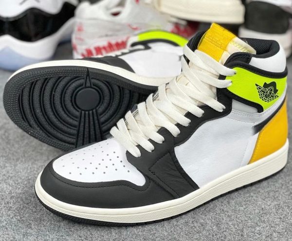 2020 release authentic 1 high og volt gold leather white university black men women outdoor shoes sports sneakers with box
2020 release authentic 1 high og volt gold leather white university black men women outdoor shoes sports sneakers with box