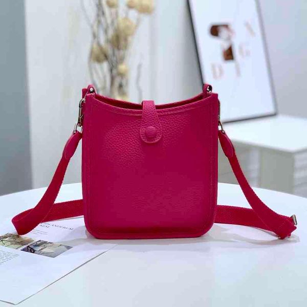 2022 luxury fashion genuine leather hollow h messenger crossbody bag women cowhide pebble lady phone purse shoulder handbag
2022 luxury fashion genuine leather hollow h messenger crossbody bag women cowhide pebble lady phone purse shoulder handbag