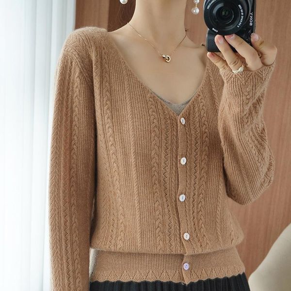 2021 autumn and winter new 100% cashmere and wool soft single breasted cardigan v-collar sweaters fashion comfortable soft, White
2021 autumn and winter new 100% cashmere and wool soft single breasted cardigan v-collar sweaters fashion comfortable soft, White