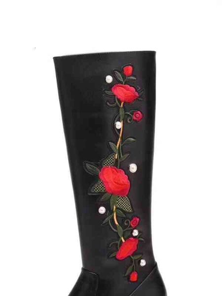 quality u810 40/41 black genuine leather rose embroidery pearl knee high flat boots fashion runway
quality u810 40/41 black genuine leather rose embroidery pearl knee high flat boots fashion runway