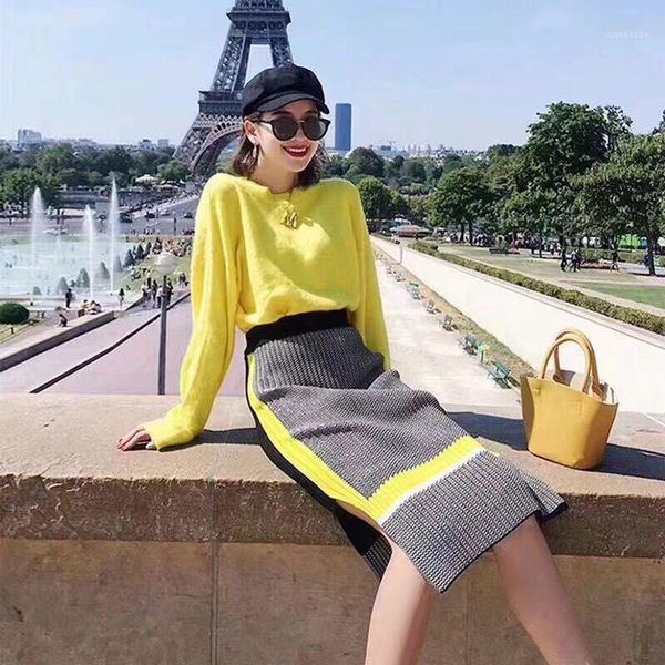 round neck solid color sweater contrasting color skirt two-piece casual fashion suit 2020 spring new model two piece set1, White
round neck solid color sweater contrasting color skirt two-piece casual fashion suit 2020 spring new model two piece set1, White