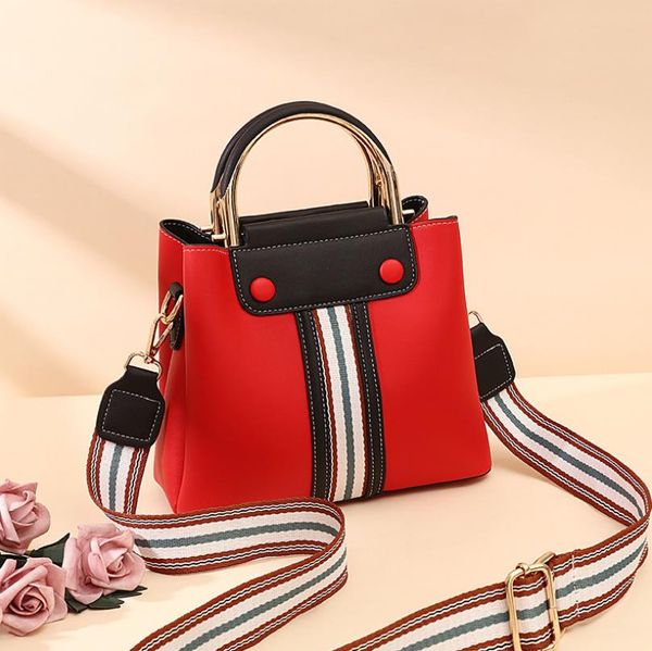 new women handbag purses flap lady shoulder bags plain designer crossbody women bag ins selling bag
new women handbag purses flap lady shoulder bags plain designer crossbody women bag ins selling bag