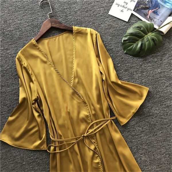 wedding dressing gown women satin bride robe silk kimono half sleeve bathrobe summer bridesmaid nightwear y200429, Black;red
wedding dressing gown women satin bride robe silk kimono half sleeve bathrobe summer bridesmaid nightwear y200429, Black;red
