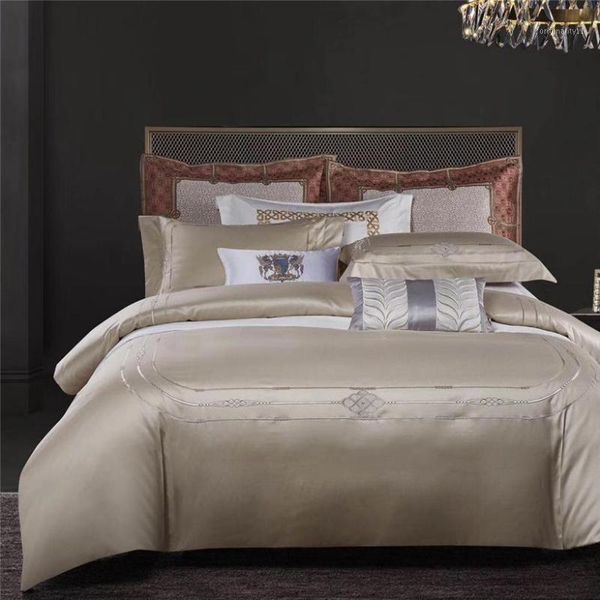 39 600tc egyptian cotton sateen silky soft duvet cover bed sheet set chic embroidery bedding set 4pcs1
39 600tc egyptian cotton sateen silky soft duvet cover bed sheet set chic embroidery bedding set 4pcs1