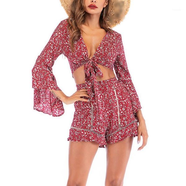women's tracksuits 2021 women suit chiffon female long flare sleeve v-neck ladies floral print bandage short blouse +shorts 2pcs outfit, Gray
women's tracksuits 2021 women suit chiffon female long flare sleeve v-neck ladies floral print bandage short blouse +shorts 2pcs outfit, Gray