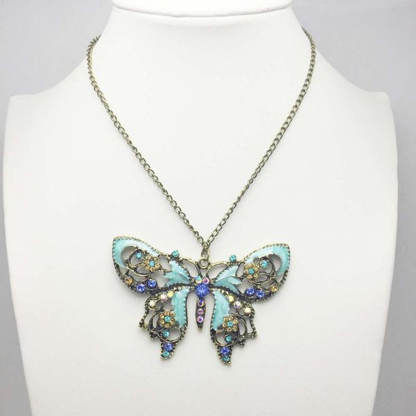 1pc fashion retro vintage hollow crystal butterfly pendant long chain necklace newly for woman girls shining jewelry, Silver
1pc fashion retro vintage hollow crystal butterfly pendant long chain necklace newly for woman girls shining jewelry, Silver