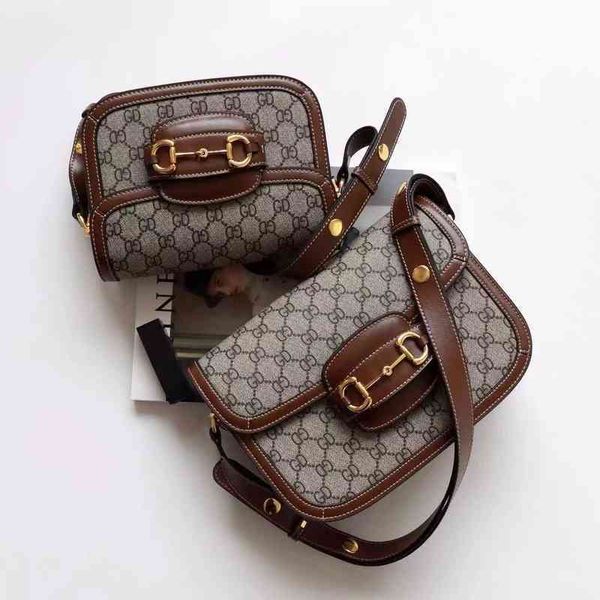 2022 factory wholesale autumn messenger street trend printing first layer cowhide single shoulder women's bag oc93
2022 factory wholesale autumn messenger street trend printing first layer cowhide single shoulder women's bag oc93