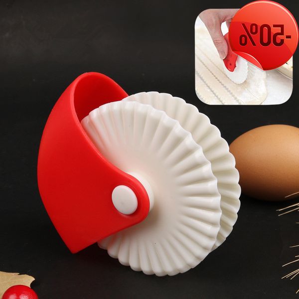 pastry wheel noodle maker lattice roller cutter helper diy dough cutting tool kitchen accessories
pastry wheel noodle maker lattice roller cutter helper diy dough cutting tool kitchen accessories