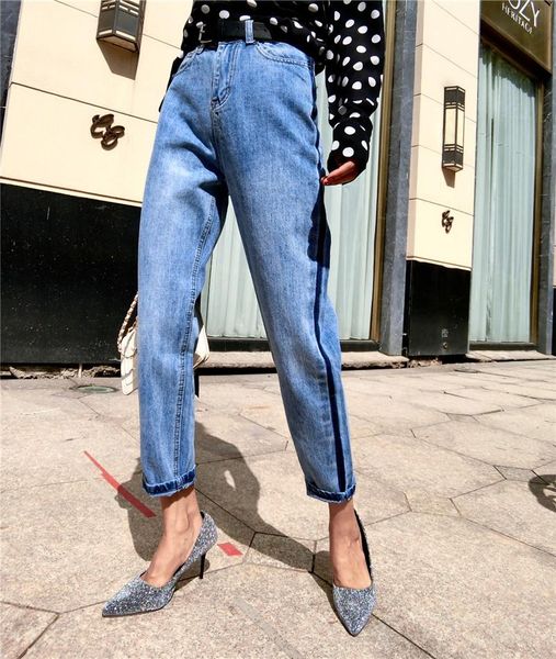 autumn 2021 new korean version of washing jeans women's side stripe straight cylindrical pants with a thin radish pants trend, Blue
autumn 2021 new korean version of washing jeans women's side stripe straight cylindrical pants with a thin radish pants trend, Blue
