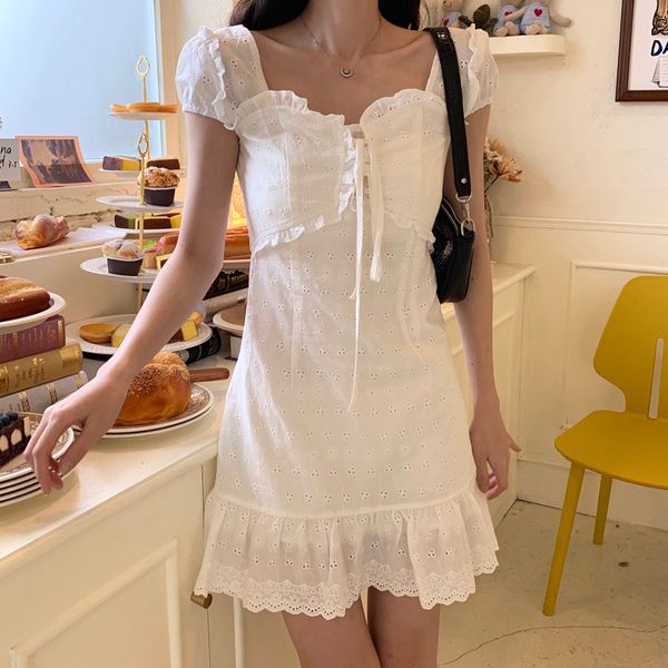 2021 new summer square turtleneck waist lace up to white mini korean women's frilly embroidered party dress (c2259) 4w49, Black;gray
2021 new summer square turtleneck waist lace up to white mini korean women's frilly embroidered party dress (c2259) 4w49, Black;gray