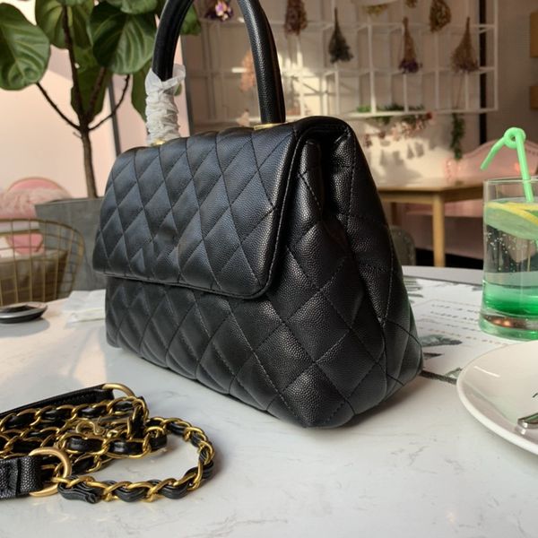 2020 new caviar material shoulder bag unique luxury original fashion design portable messenger bag classic elements ing, Black
2020 new caviar material shoulder bag unique luxury original fashion design portable messenger bag classic elements ing, Black