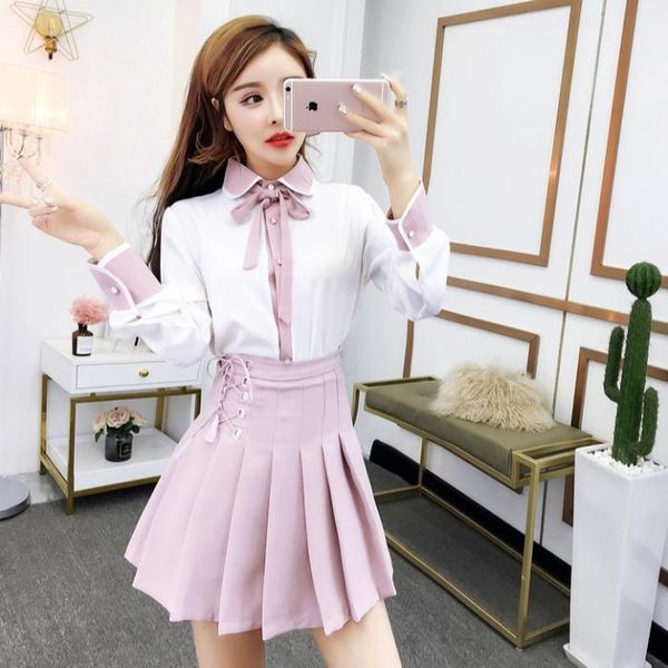 autumn 2020 new fashion small fresh color matching bow shirt + versatile lace up pleated skirt two piece suit, Gray
autumn 2020 new fashion small fresh color matching bow shirt + versatile lace up pleated skirt two piece suit, Gray