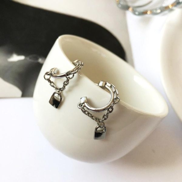 europe america personality hip hop style jewelry simple metal chain lock tassel c-shaped earrings fashion women's accessories, Golden;silver
europe america personality hip hop style jewelry simple metal chain lock tassel c-shaped earrings fashion women's accessories, Golden;silver