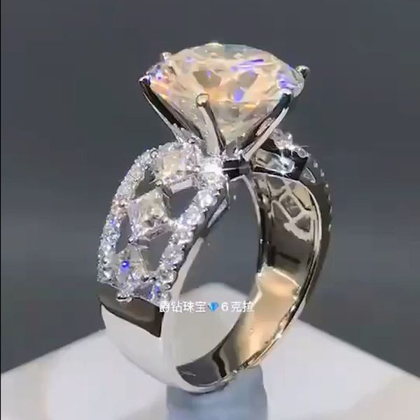 1 carat 18k white gold moissanite diamond ring hollow out flower crown women wedding party engagement anniversary ring 1 ct t200411, Slivery;golden
1 carat 18k white gold moissanite diamond ring hollow out flower crown women wedding party engagement anniversary ring 1 ct t200411, Slivery;golden