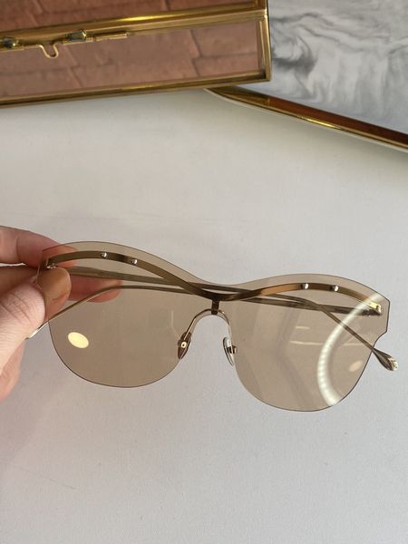 2021 new european and american sunglasses with the same style, fashionable style, fashionable temperament and fashionable pilot glasses
2021 new european and american sunglasses with the same style, fashionable style, fashionable temperament and fashionable pilot glasses