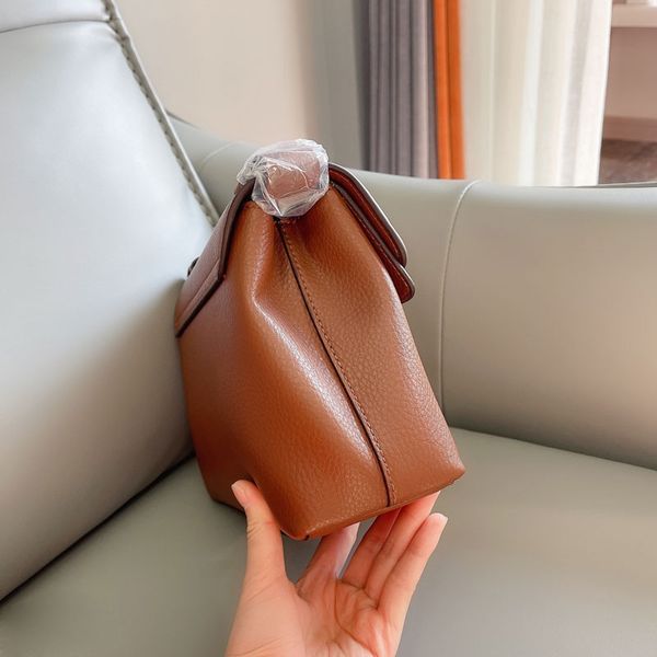 s women039s luxury handbags highquality designer bag genuine leather shoulder bags fashionable style purse womens saddlebag la
s women039s luxury handbags highquality designer bag genuine leather shoulder bags fashionable style purse womens saddlebag la