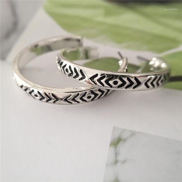 casual women earring gold color plating black textured hoop earring for women girl1, Golden;silver
casual women earring gold color plating black textured hoop earring for women girl1, Golden;silver