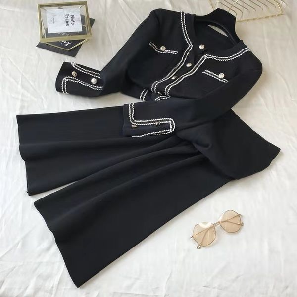 classic ladies sportswear autumn sweatshirt pants set 2020 new western fashion round neck knit cardigan two-piece wide leg pants, Gray
classic ladies sportswear autumn sweatshirt pants set 2020 new western fashion round neck knit cardigan two-piece wide leg pants, Gray