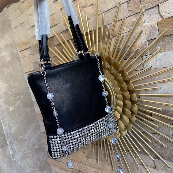 pearl decoration exquisite chain bag leather diamond shoulder bag solid color women's underarm bag 20*17cm
pearl decoration exquisite chain bag leather diamond shoulder bag solid color women's underarm bag 20*17cm