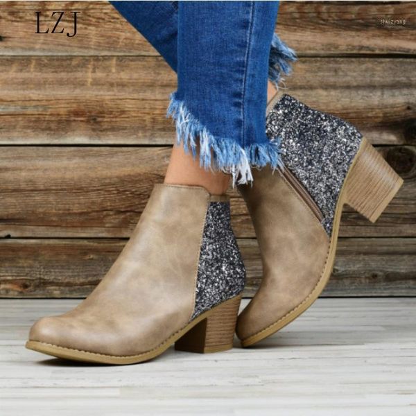 lzj 2020 autumn and winter new fashion women's shoes with after the sequins large size cross-border women's boots size 35-431, Black
lzj 2020 autumn and winter new fashion women's shoes with after the sequins large size cross-border women's boots size 35-431, Black