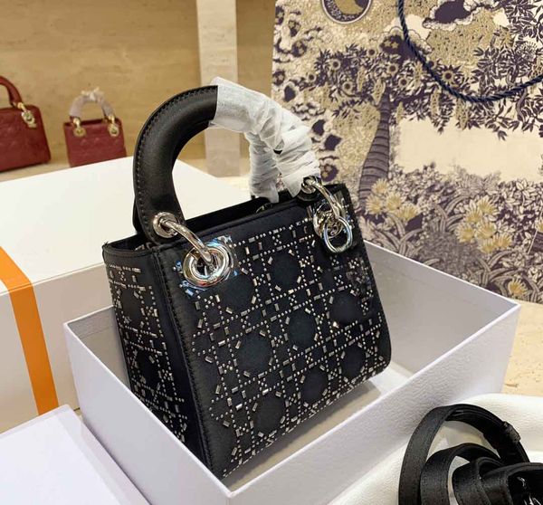 stylist women bags 21aw shoulder bags designers casual elegant bags fashion appears luxurys handbags socialite style black color
stylist women bags 21aw shoulder bags designers casual elegant bags fashion appears luxurys handbags socialite style black color
