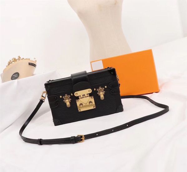 classic ladies leather small box bag, female camera bag, new metal chain decoration, shoulder messenger bag, cosmetic box, mallet, multifunc
classic ladies leather small box bag, female camera bag, new metal chain decoration, shoulder messenger bag, cosmetic box, mallet, multifunc