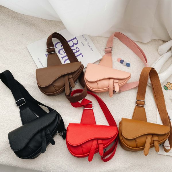 ins new girls one-shoulder messenger bag children pu leather saddle bag kids princess bust bag mini purse a5224
ins new girls one-shoulder messenger bag children pu leather saddle bag kids princess bust bag mini purse a5224