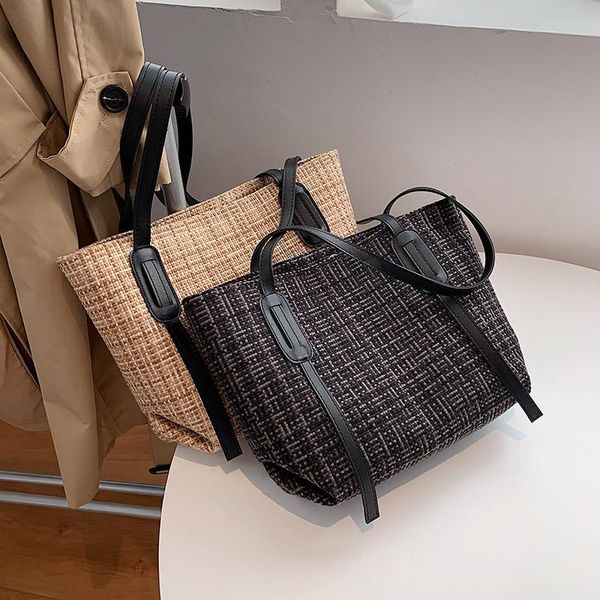 cross body luxury designer high capacity bag women shoulder shopping tote bags lady fashion leather chains casual handbag
cross body luxury designer high capacity bag women shoulder shopping tote bags lady fashion leather chains casual handbag