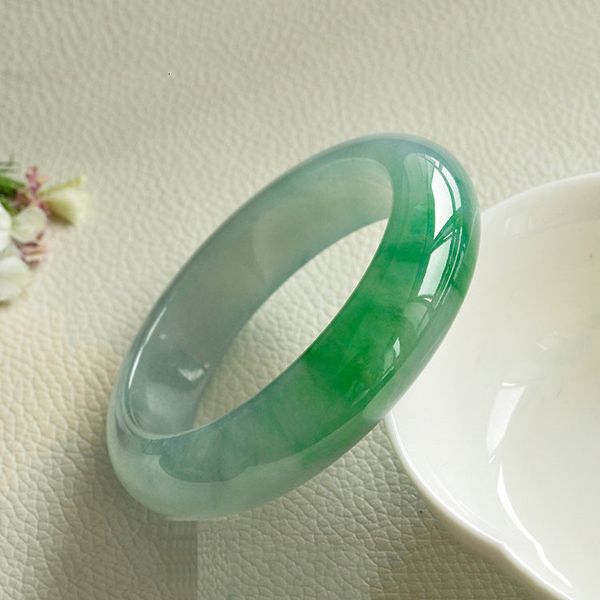 ice green princess round floating flower jade bracelet female wide band certificate for relatives, Slivery;golden
ice green princess round floating flower jade bracelet female wide band certificate for relatives, Slivery;golden