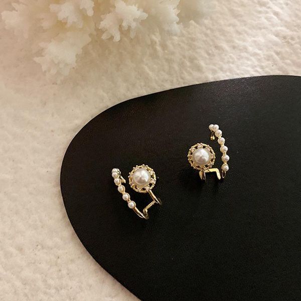 hoop & huggie design double layered wearing baroque pearl earrings zircon vintage for women ear ring wedding jewelery gift, Golden;silver
hoop & huggie design double layered wearing baroque pearl earrings zircon vintage for women ear ring wedding jewelery gift, Golden;silver