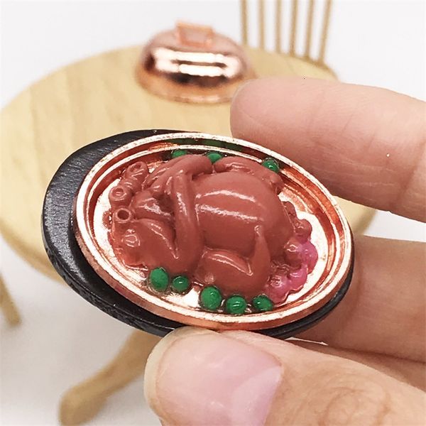 1: 12 mini dollhouse dollhouse miniaturized setting kitchen table christmas turkey eating and playing whole chicken handmade design crsm
1: 12 mini dollhouse dollhouse miniaturized setting kitchen table christmas turkey eating and playing whole chicken handmade design crsm