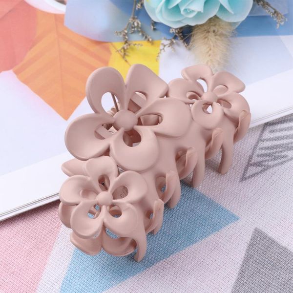 hair clips acrylic hollow-out claw plum blossom large grasp fashion accessory random color
hair clips acrylic hollow-out claw plum blossom large grasp fashion accessory random color